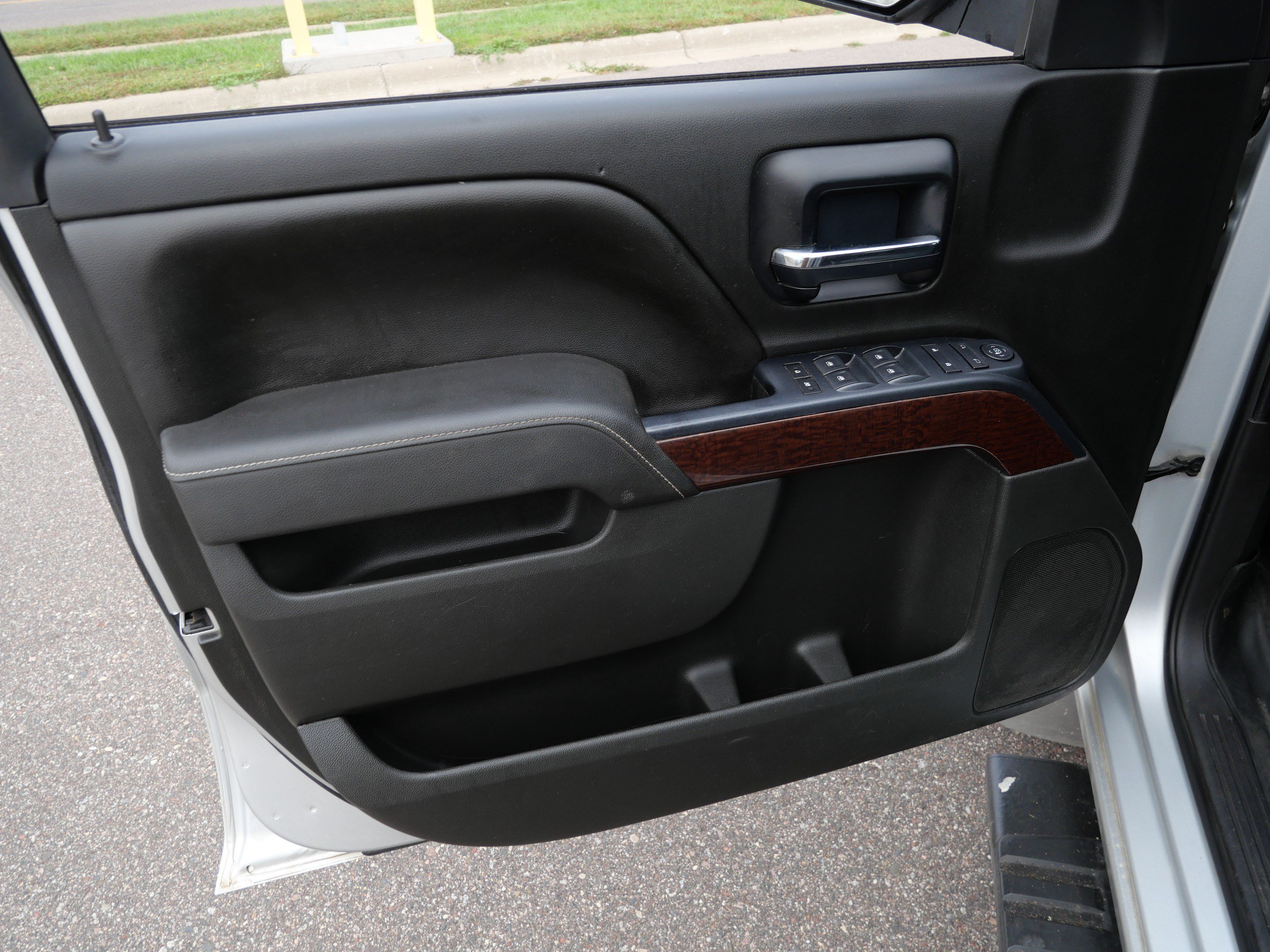 Used 2014 GMC Sierra 1500 SLE w/ SLE Value Package AWD/4WD image 21