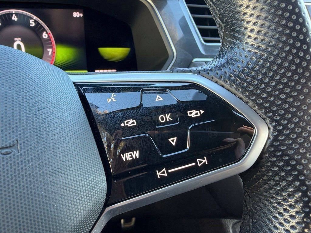 Used 2022 Volkswagen Tiguan SE R-Line FWD image 24