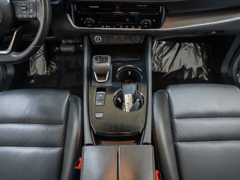 Used 2021 Nissan Rogue SV w/ Premium Package image 35