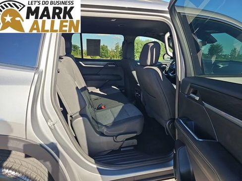 Used 2025 GMC Acadia Elevation FWD image 27