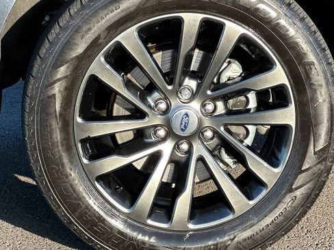 Used 2019 Ford Expedition Limited w/ Equipment Group 301A image 34