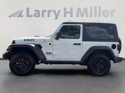 Used 2022 Jeep Wrangler Sport AWD/4WD image 2