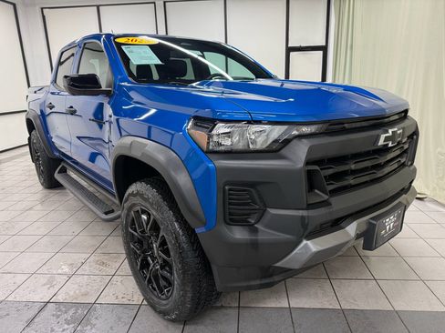 Used 2023 Chevrolet Colorado Trail Boss w/ LPO, Dark Essentials Package AWD/4WD image 2