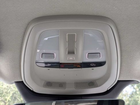 Certified 2025 Volvo XC90 B6 Ultra AWD/4WD image 27