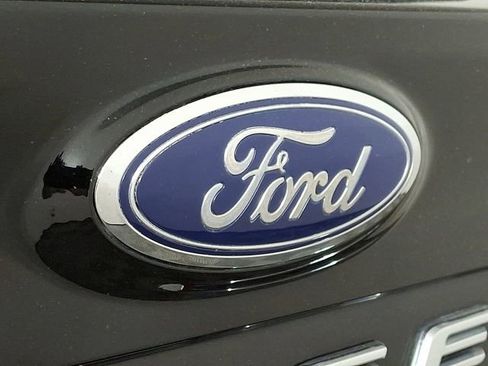 Used 2022 Ford Edge ST-Line w/ Class II Trailer Tow Package AWD/4WD image 29