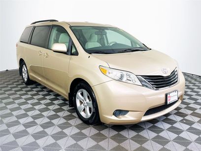 Used 2011 Toyota Sienna LE w/ Towing Pkg
