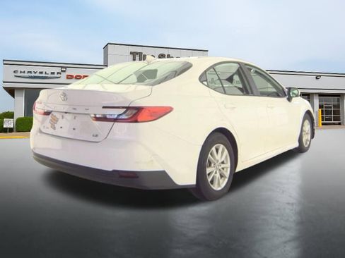 Used 2025 Toyota Camry LE image 6