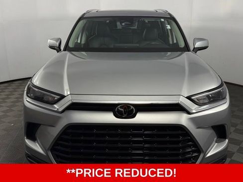 Used 2024 Toyota Grand Highlander XLE image 2