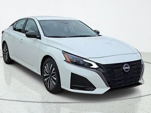 Certified 2026 Nissan Altima 2.5 SV FWD image 1
