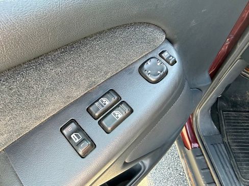 Used 2000 Chevrolet Silverado 2500 LS AWD/4WD image 12