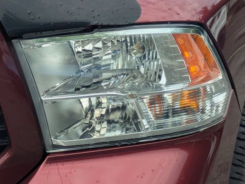 Used 2017 RAM 1500 Express w/ Express Value Package AWD/4WD image 10