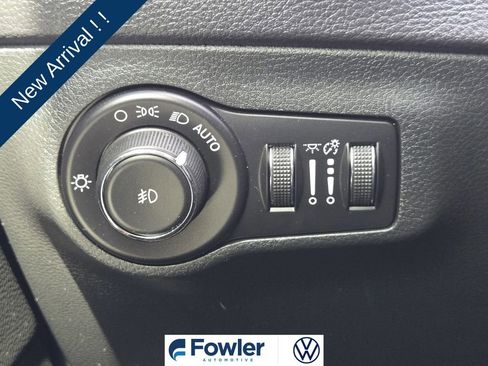 Used 2018 Jeep Compass Limited w/ Navigation Group image 24