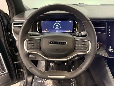 Used 2022 Jeep Wagoneer Series III w/ Premium Group I AWD/4WD image 23