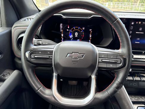 Used 2023 Chevrolet Colorado Z71 image 14