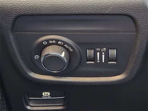 Certified 2025 Jeep Grand Cherokee L Altitude image 19