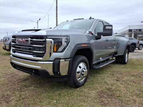New 2026 GMC Sierra 3500 SLE w/ SLE Value Package image 3