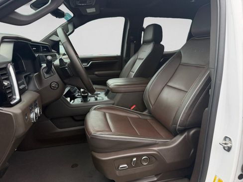 Used 2024 GMC Sierra 1500 Denali w/ Denali Reserve Package AWD/4WD image 10