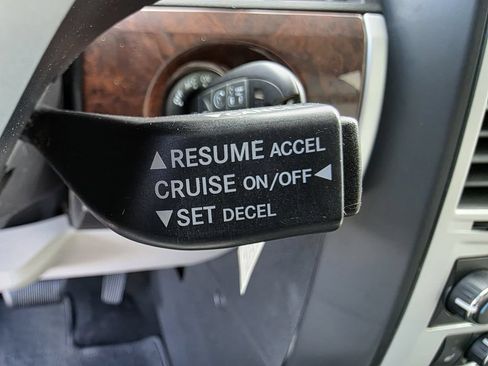 Used 2010 Chrysler Town & Country Touring Plus w/ Safetytec Group FWD image 29