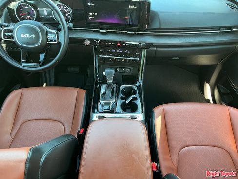 Used 2022 Kia Carnival SX FWD image 17