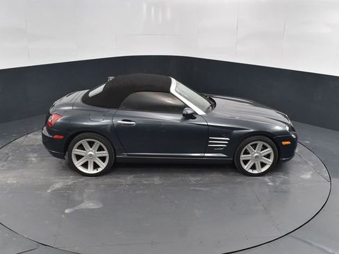 Used 2008 Chrysler Crossfire Limited image 37