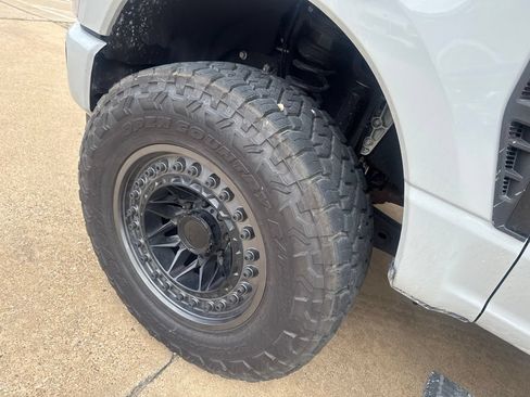 Used 2025 Ford F250 Platinum AWD/4WD image 8
