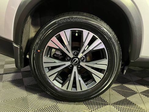 Certified 2023 Nissan Rogue SV w/ SV Premium B Package AWD/4WD image 9