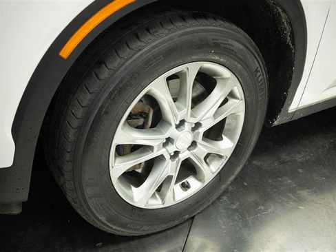 Used 2021 Hyundai Palisade SE FWD image 4