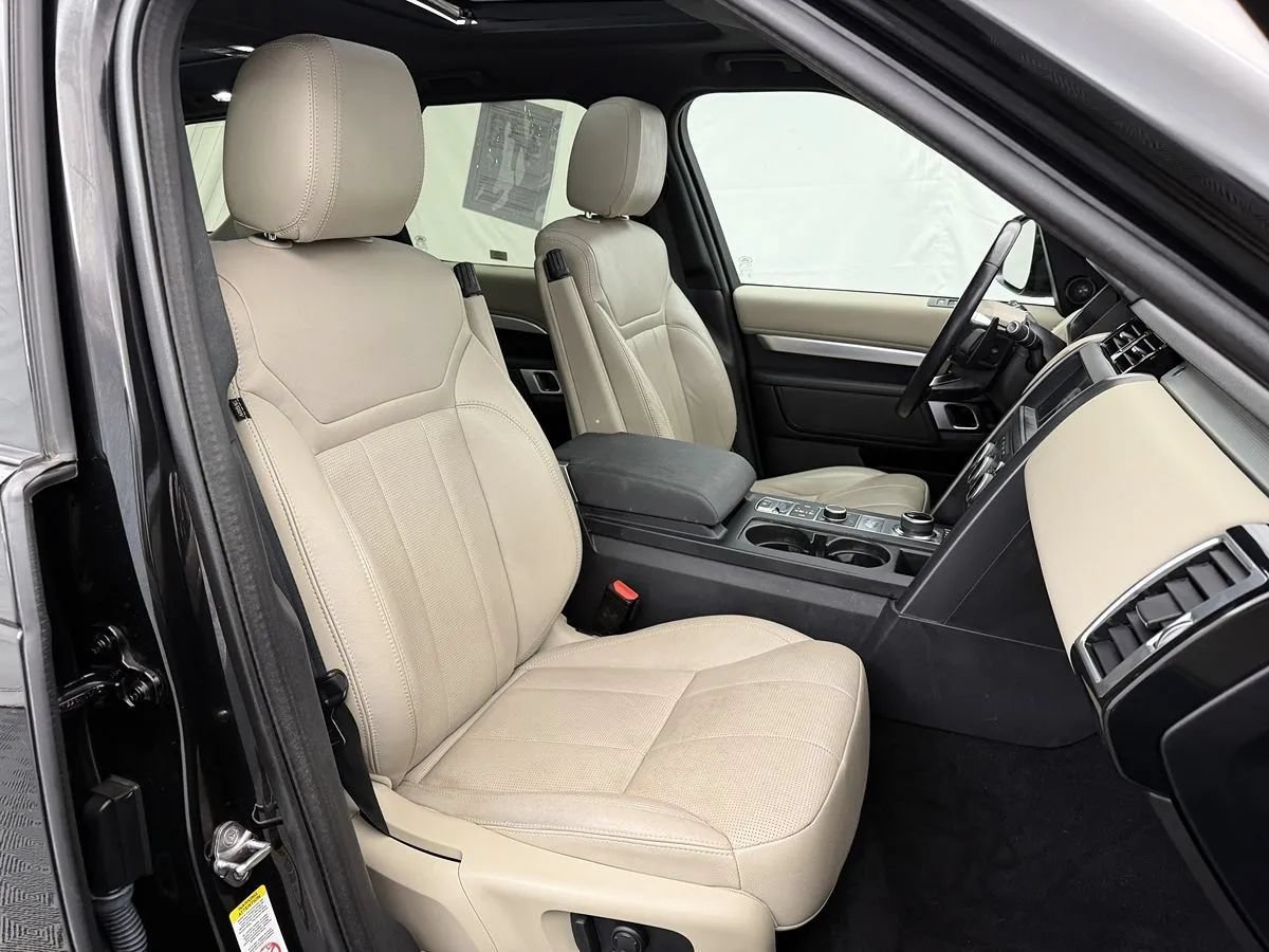 Used 2020 Land Rover Discovery Landmark AWD/4WD image 44
