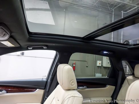 Used 2017 Cadillac XT5 Luxury w/ Driver Awareness Package AWD/4WD image 12