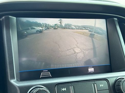 Used 2022 Chevrolet Colorado LT w/ LT Convenience Package RWD image 17