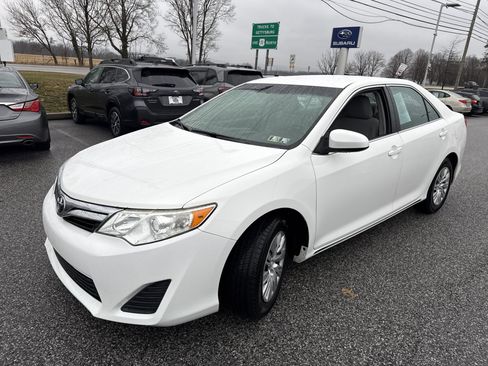 Used 2014 Toyota Camry L image 3