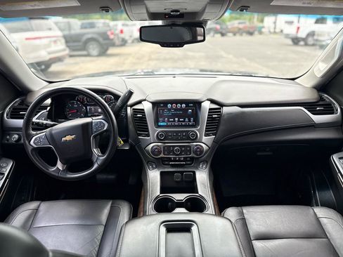 Used 2018 Chevrolet Suburban LT RWD image 18