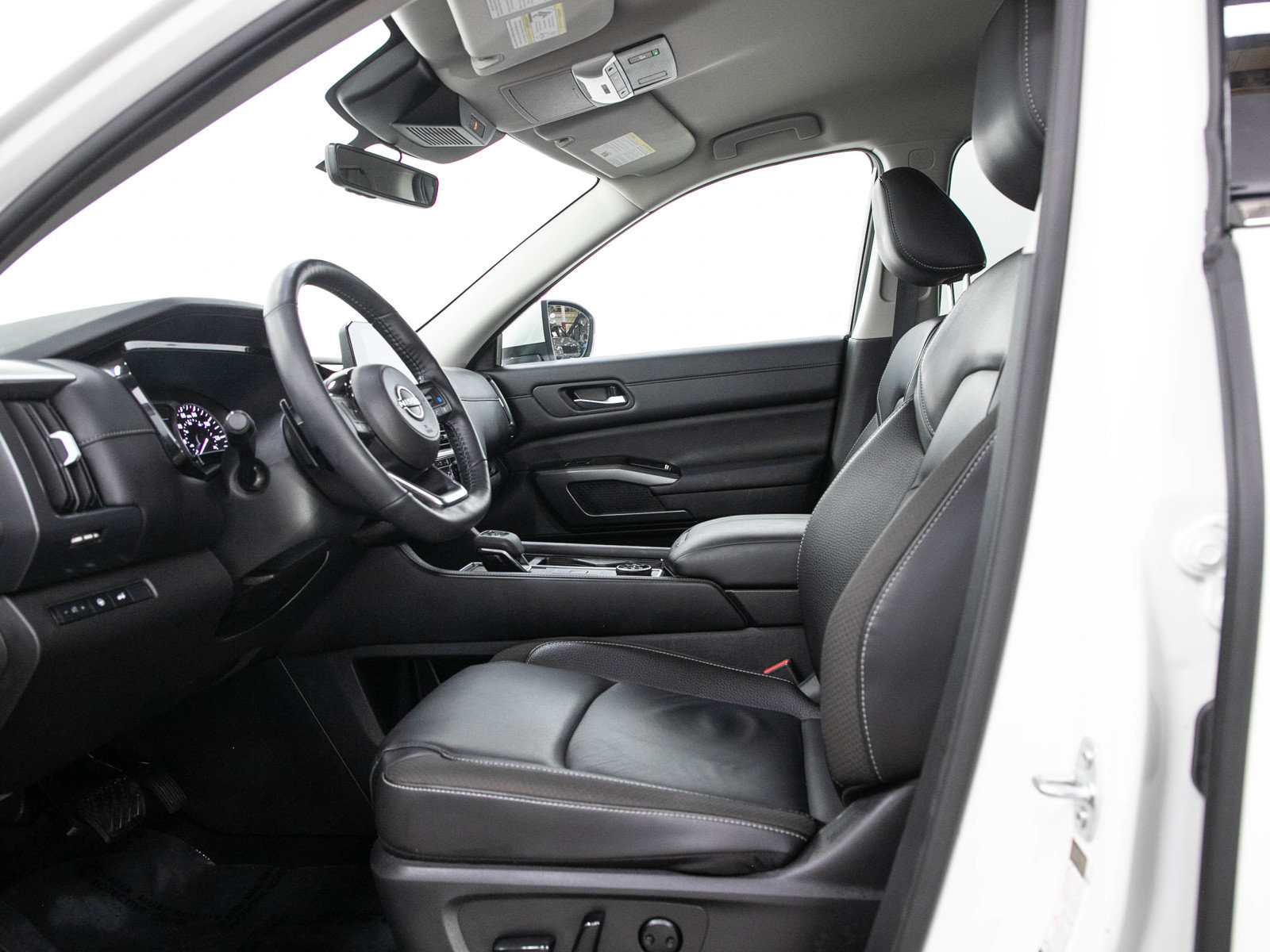Used 2024 Nissan Pathfinder SL AWD/4WD image 23