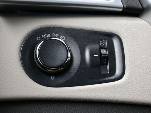 Used 2015 Cadillac SRX Luxury w/ Driver Awareness Package image 33