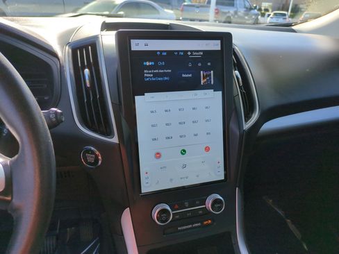 Used 2023 Ford Edge SEL image 24