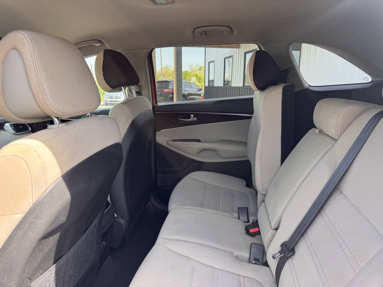 Used 2016 Kia Sorento FWD image 15