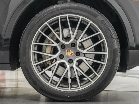 Used 2022 Porsche Cayenne Coupe AWD/4WD image 40