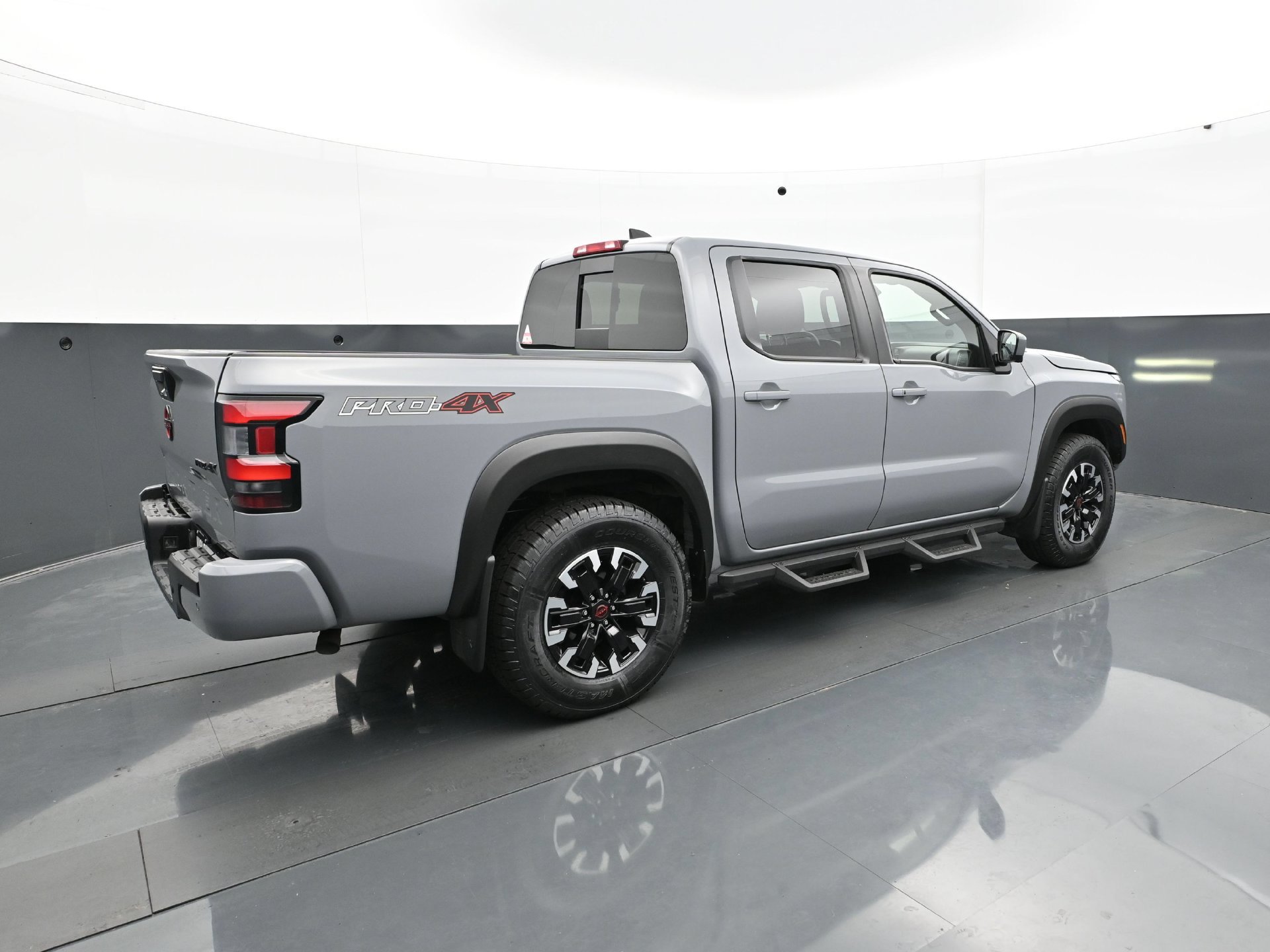 Used 2023 Nissan Frontier PRO-4X w/ Pro Convenience Package AWD/4WD image 7