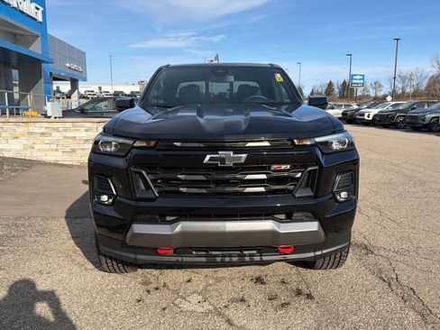 Used 2025 Chevrolet Colorado Z71 w/ Z71 Convenience Package 2 image 2