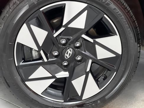 Used 2024 Hyundai Kona SEL AWD/4WD image 64
