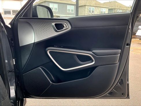 Used 2023 Kia Soul LX w/ Option Group 015 image 22