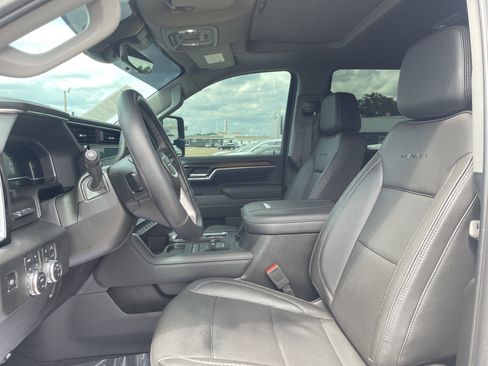 Used 2025 GMC Sierra 3500 Denali w/ Denali Reserve Package AWD/4WD image 35