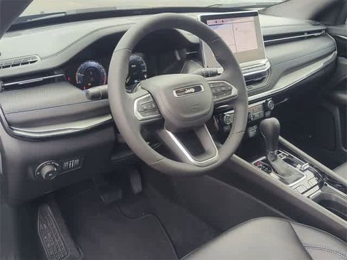 New 2025 Jeep Compass Limited w/ High Altitude Package image 10