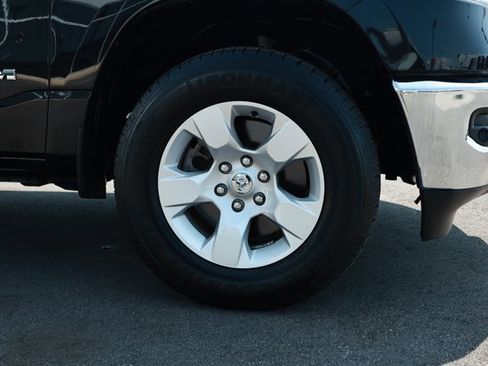Used 2022 RAM 1500 Big Horn AWD/4WD image 5