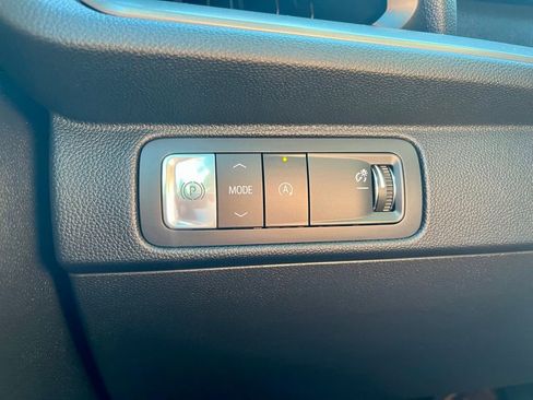 New 2025 Chevrolet Traverse LT w/ Driver Confidence Package FWD image 20