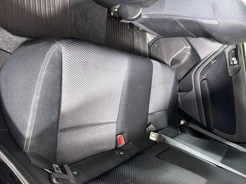 Used 2015 Subaru Forester 2.5i Premium w/ All-Weather Package image 18