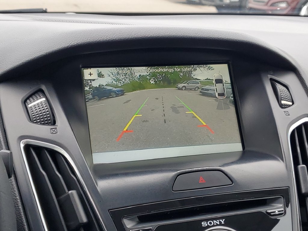 Used 2018 Ford Focus SEL w/ Cold Weather Package FWD image 21