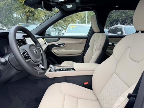 New 2026 Volvo XC90 T8 Plus image 12