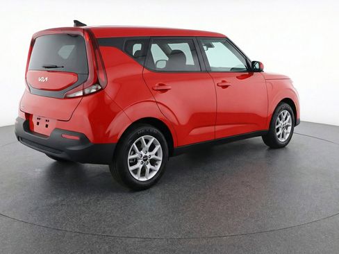 Used 2025 Kia Soul LX w/ LX Technology Package image 9