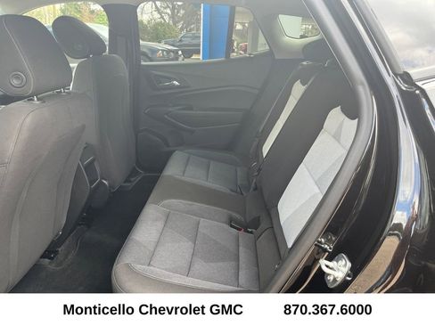 Used 2025 Chevrolet Trax LS image 23